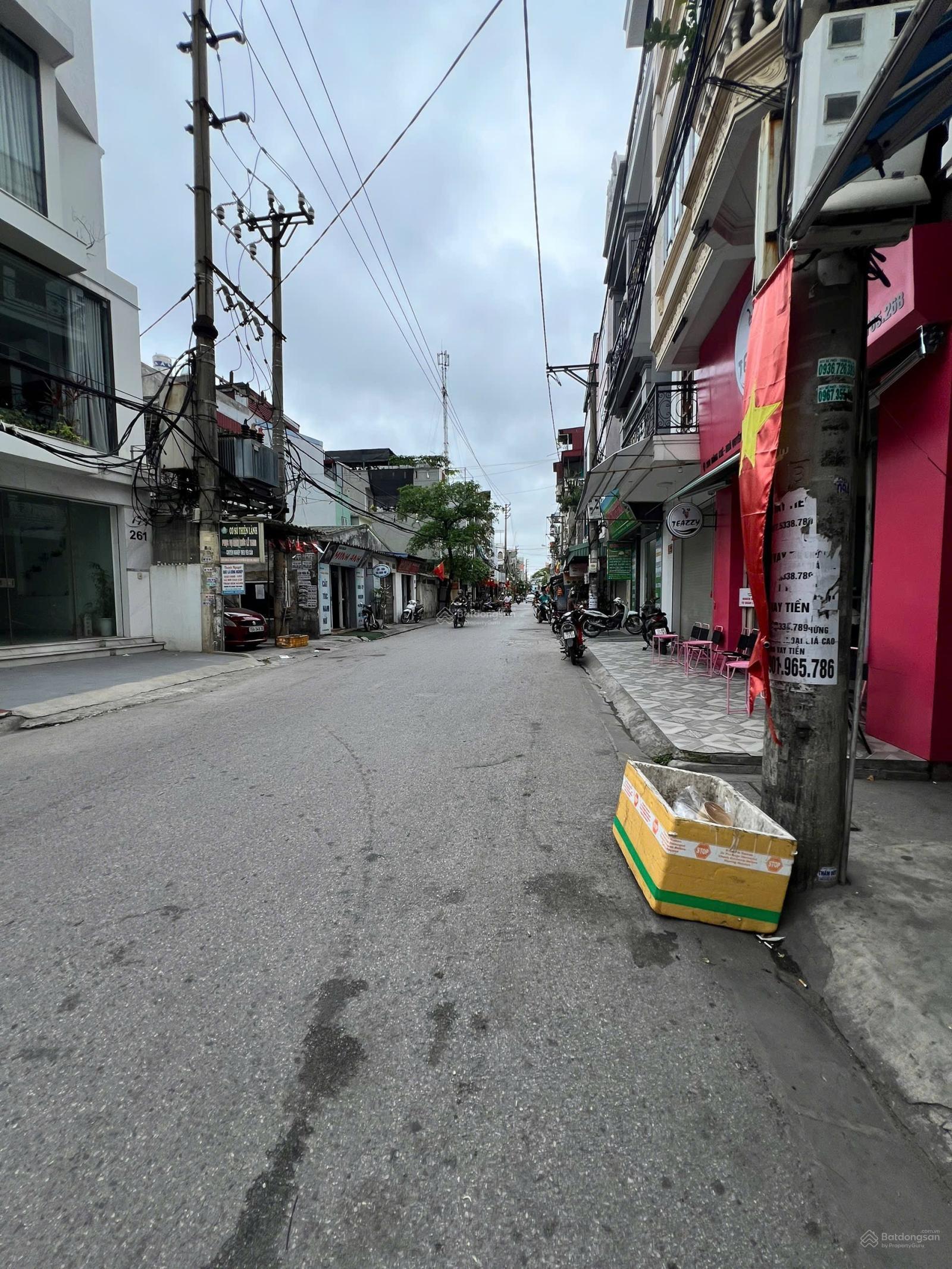 Bán căn mặt đường Đông Khê. Diện tích: 95m2 x 1 tầng. Ngang 5m. Giá 95tr/m2