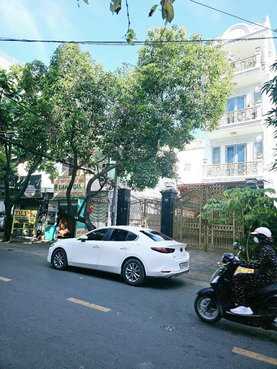 Bán nhà mặt tiền đường 79 ngay siêu thị Lotte 450m2 sử dụng, ngang 6m giá siêu rẻ