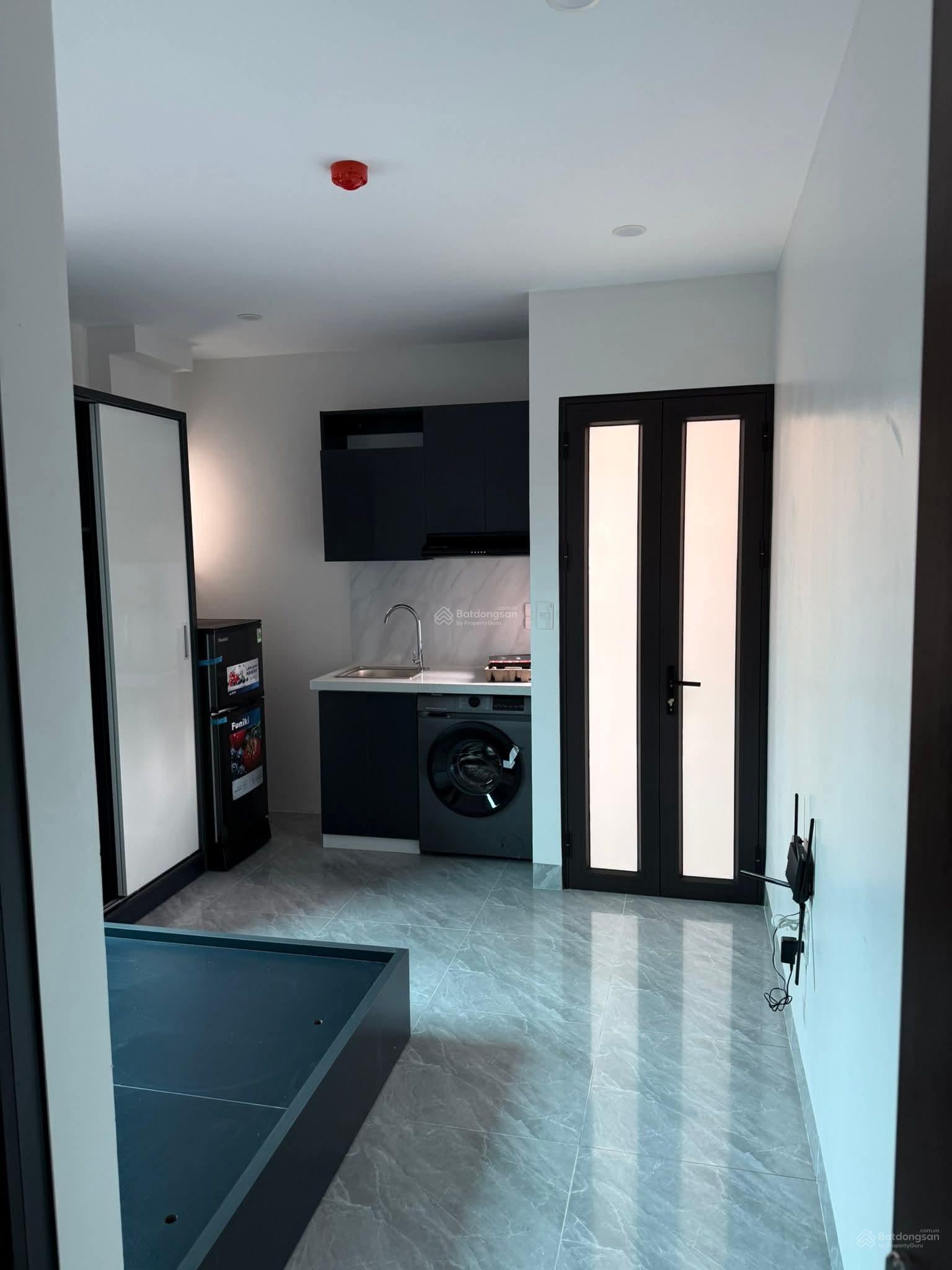 Chính chủ cần tiền bán gấp toà CCMN ngõ 260 Cầu Giấy DT123m x 7T
