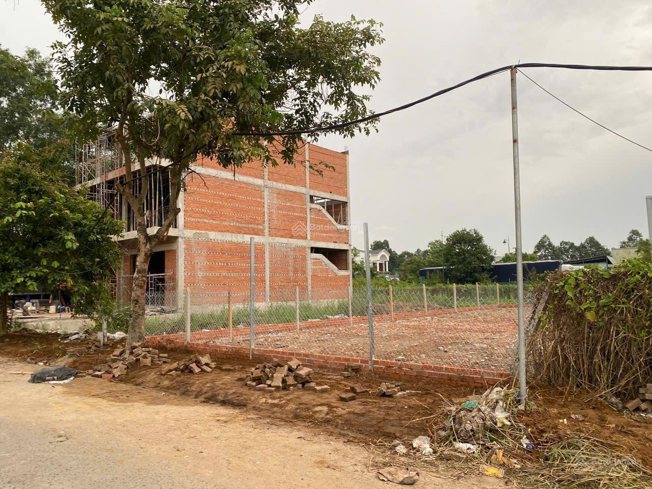 Chính chủ cần tiền bán gấp mảnh đất 245m2, view sông sau lưng chợ đầu mối Thủ Đức