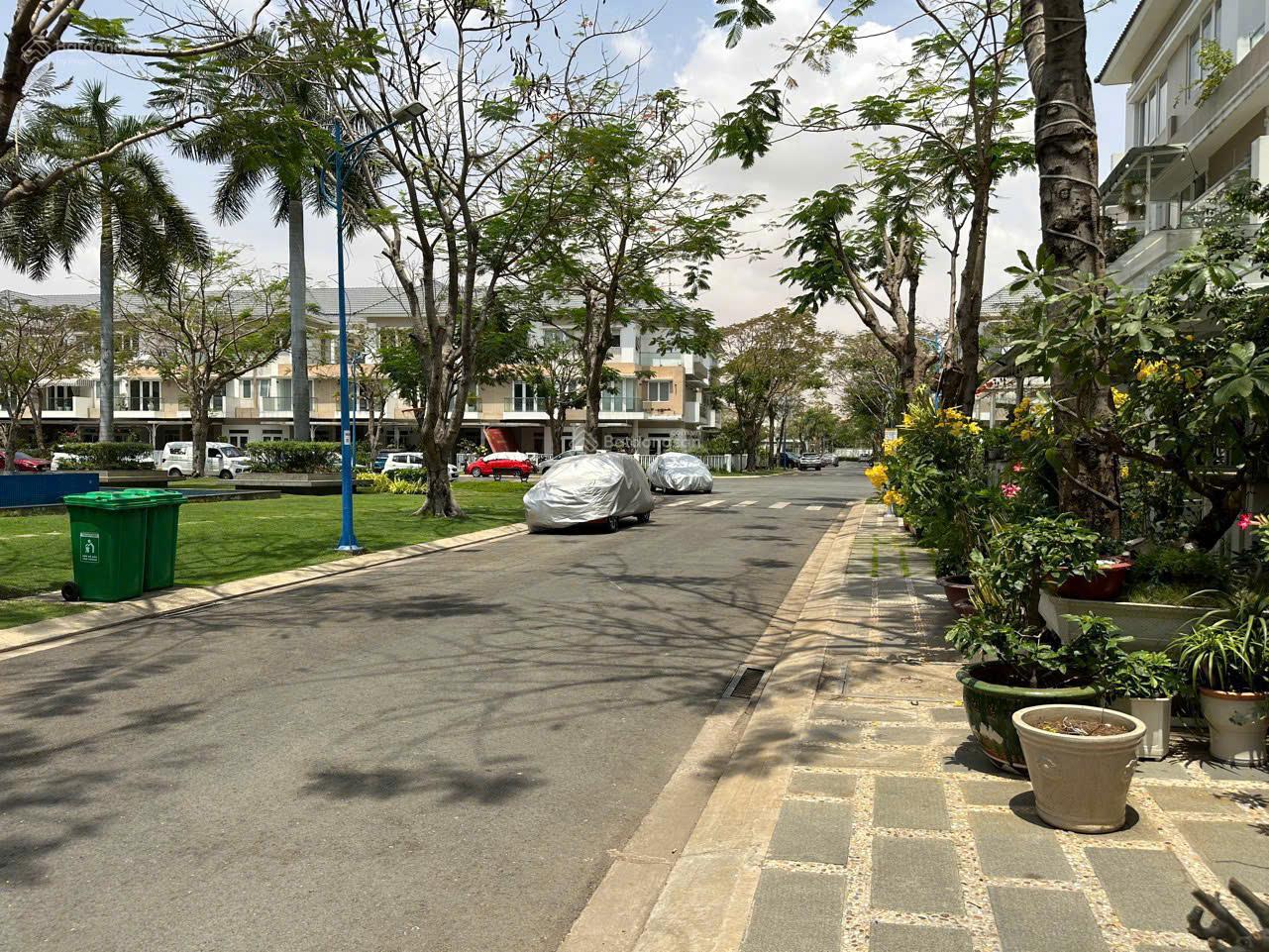 Bán căn nhà phố 5x17m dự án Merita Khang Điền view hồ bơi, công viên