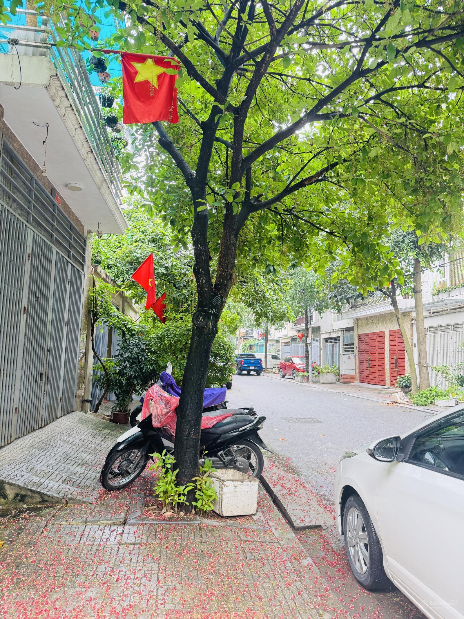 Nhà dịch vụ La Khê, Hà Đông vỉa hè ô tô tránh dt 54m2, 6 tầng có ô chờ thang máy giá nhỉnh 12 tỷ