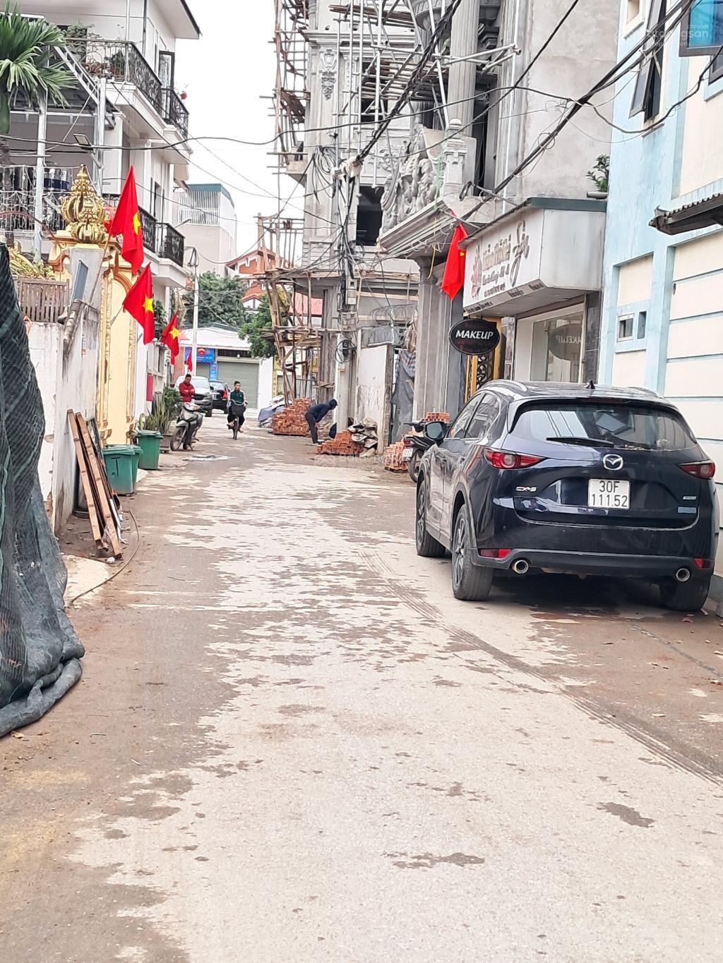 Bán đất tặng nhà C4, Trần Cung, DT 44,5m2, MT 3,8m, giá chào 5,85 tỷ, có thương lượng