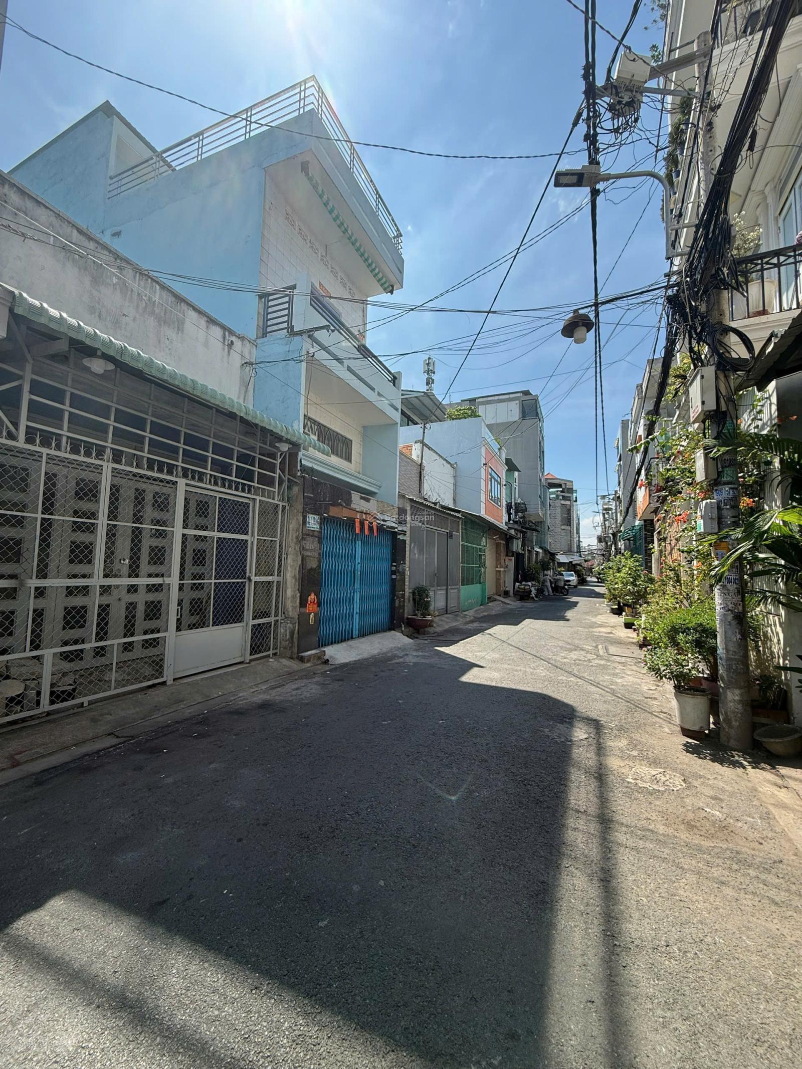 Hẻm xe tải Khuông Việt, Phú Trung 1 lầu nhà đẹp DT: 4.5m x 18m công nhận đủ. Giá bán: 7.8 tỷ TL