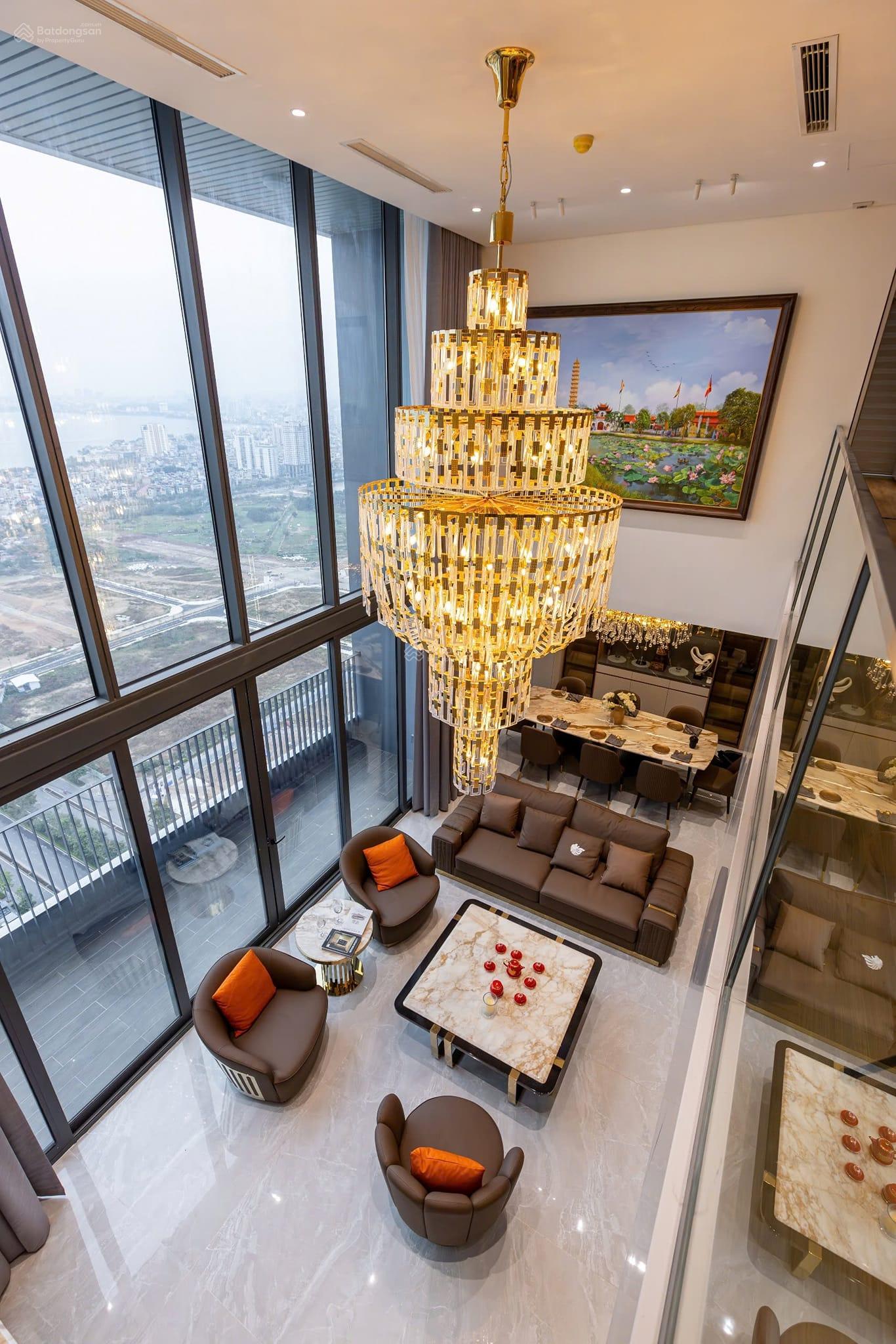 Vip! Cần bán gấp căn sky villa 4PN 3VS CC cao cấp Vin Metropolis 29 Liễu Giai DT: 265m2, giá 61 tỷ