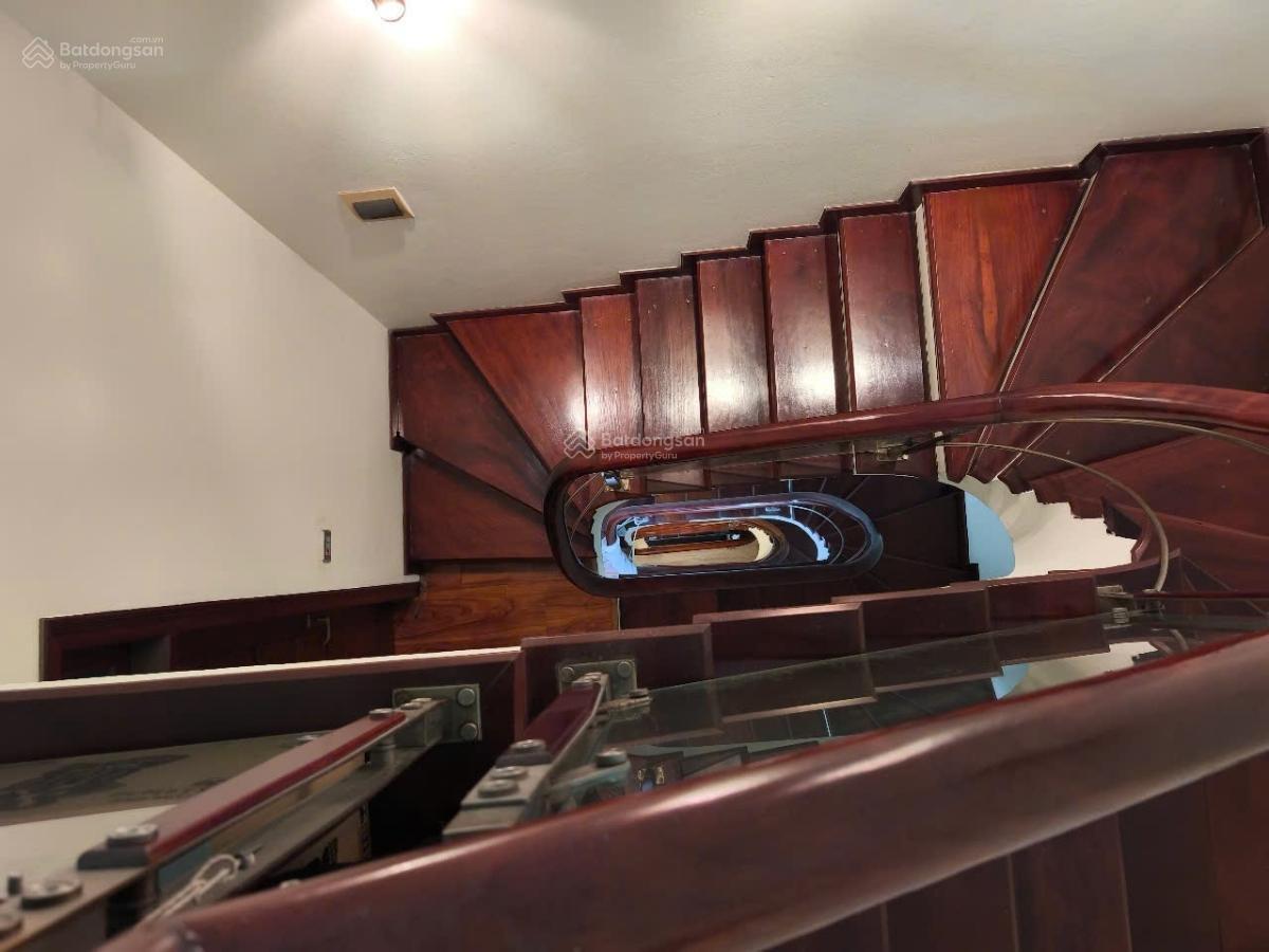 Bán gấp nhà Nguyễn Văn Cừ - Gia Thuỵ 45m 6 tầng, gara, ô tô tránh 16,5 tỷ