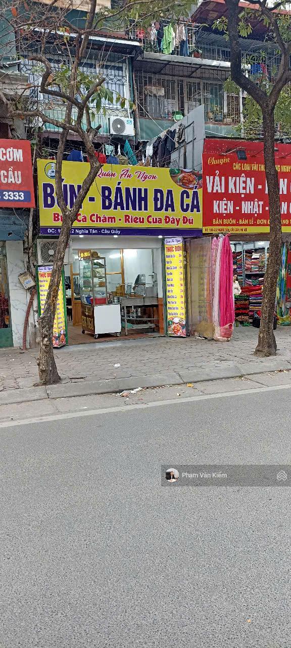 Bán gấp nhà tập thể tầng 1 mặt phố Nghĩa Tân - kinh doanh bất chấp mọi loại hình - chỉ với 8.68 tỷ