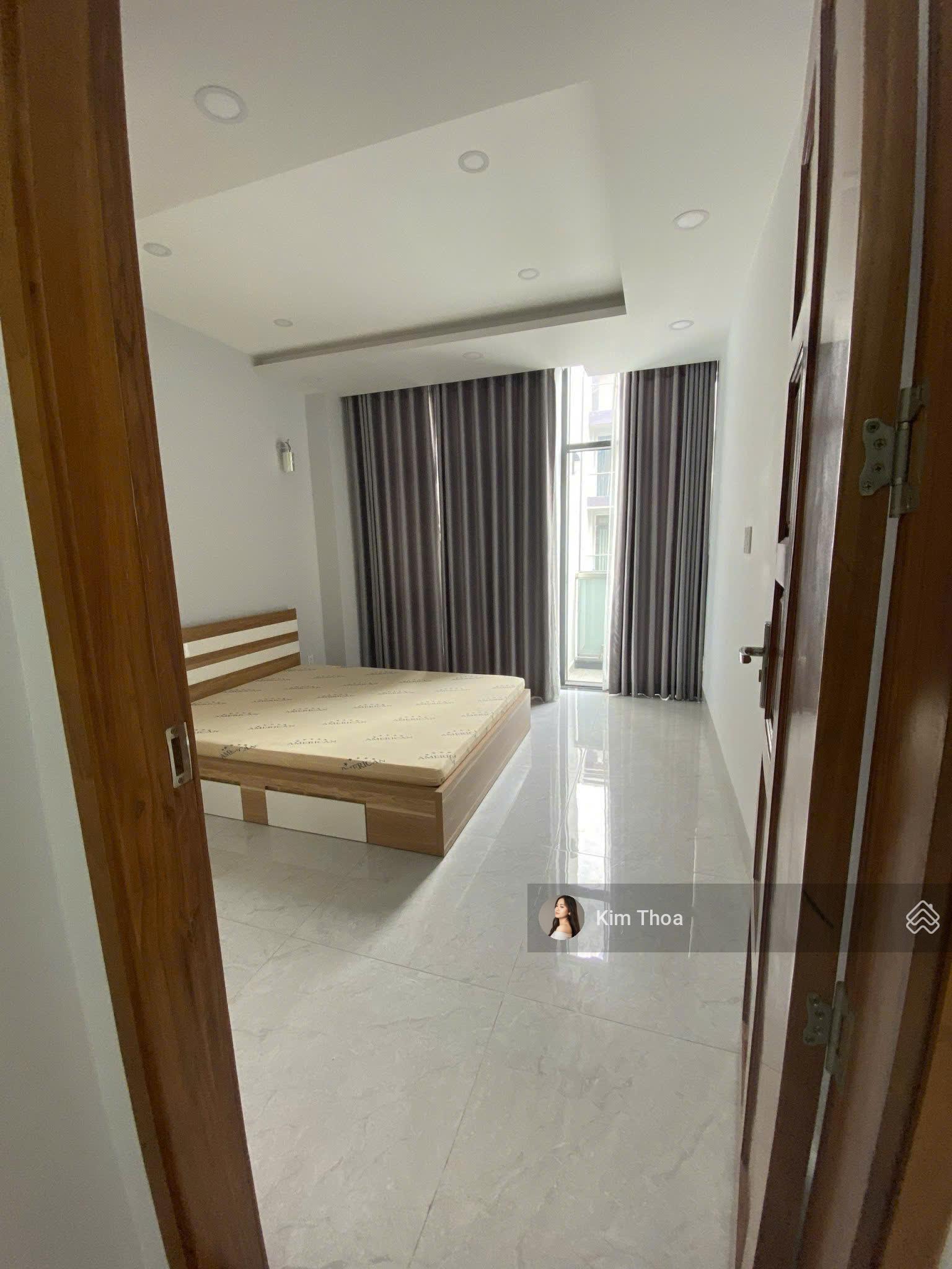 Căn hộ 2PN 1WC (70m2), sẵn nội thất ở Vạn Phúc, có thang máy, hầm xe, giờ giấc tự do. Giá 10tr (TL)