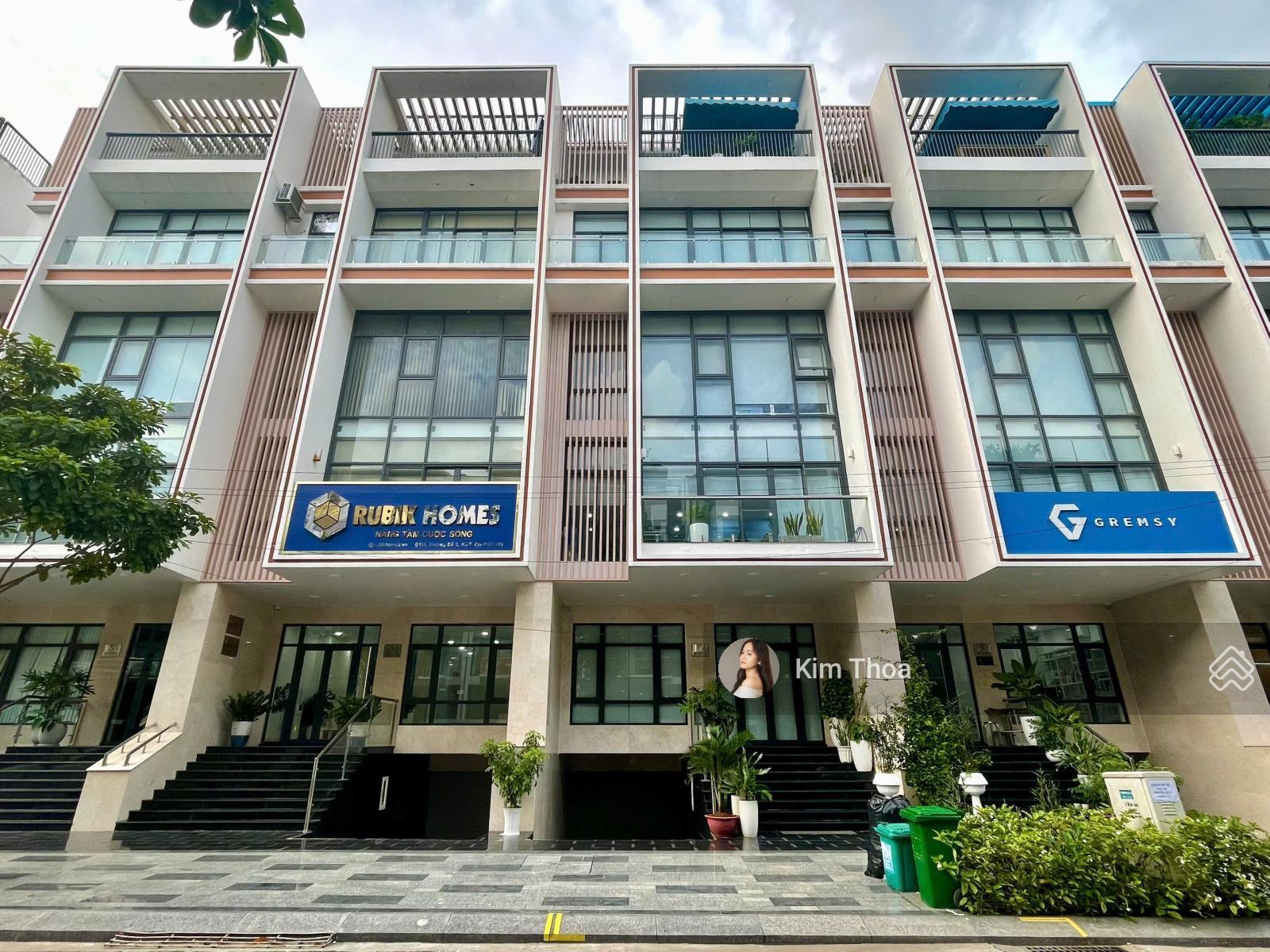 Căn hộ 2PN 1WC (70m2), sẵn nội thất ở Vạn Phúc, có thang máy, hầm xe, giờ giấc tự do. Giá 10tr (TL)