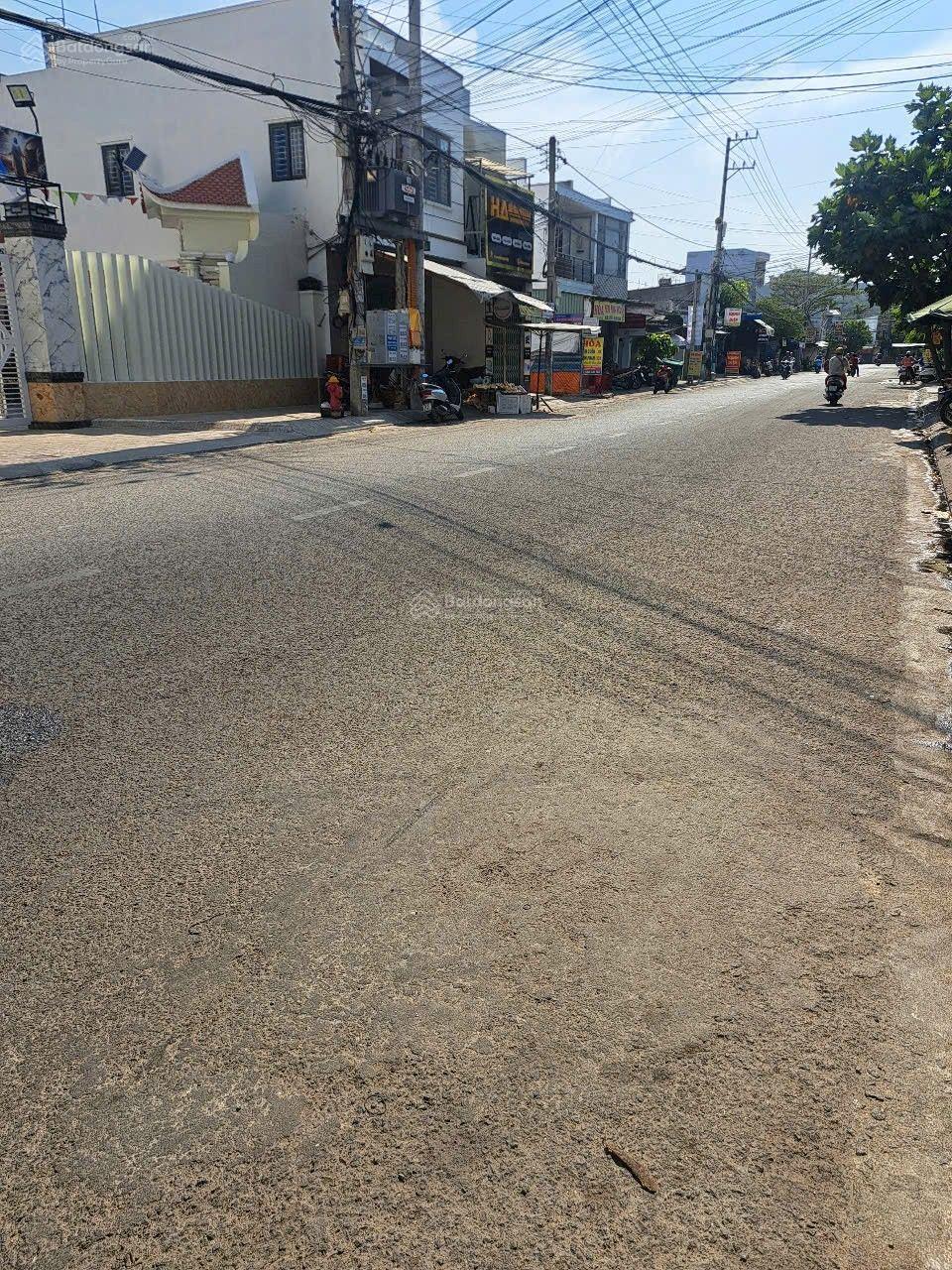 Bán lô đất mặt tiền đường Nguyễn Khuyến, P. Vĩnh Hải, TP. Nha Trang