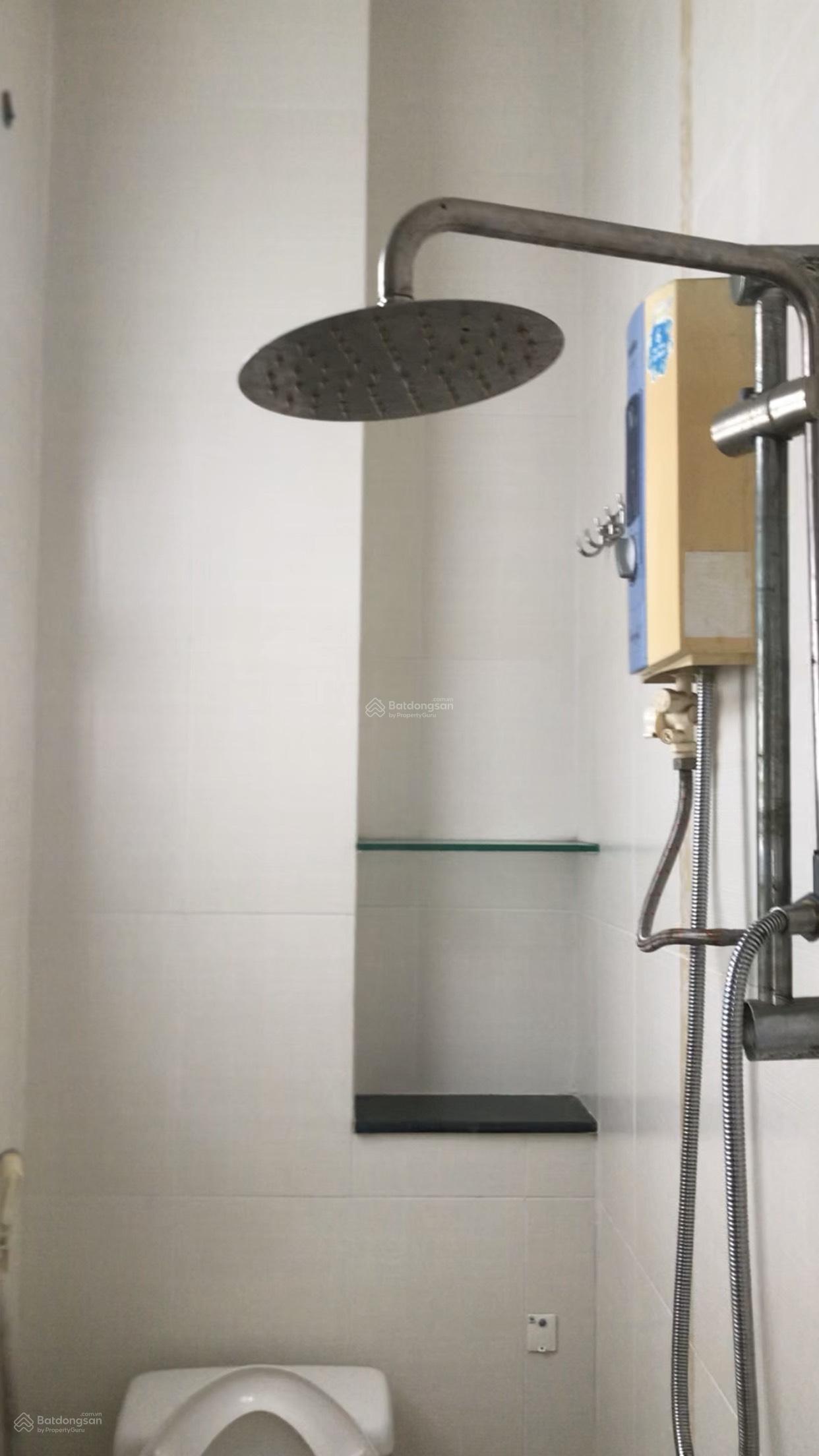 Hẻm 5m Bàn Cờ Q3 sát mặt tiền, dt 4x9m, trệt 3 lầu 3pn3wc, làm vp, nail, shop