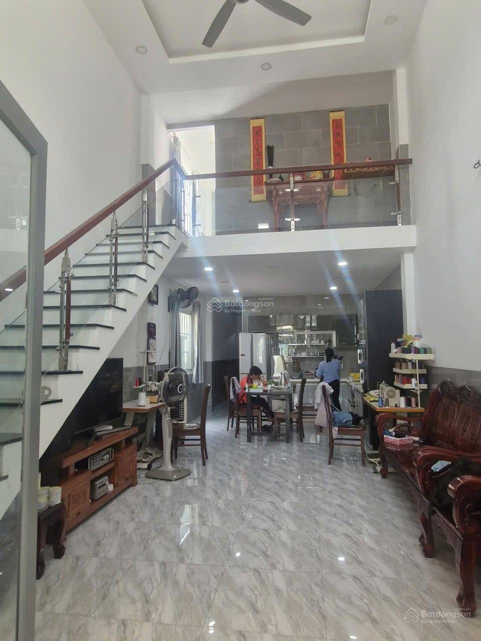 Bán nhà mặt tiền Thạnh Lộc 37 - Q12