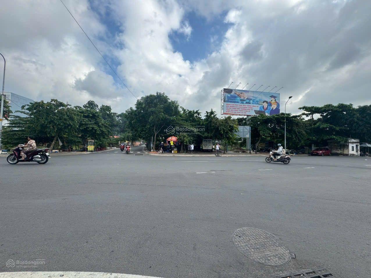 Bán nhà mặt tiền Thạnh Lộc 37 - Q12