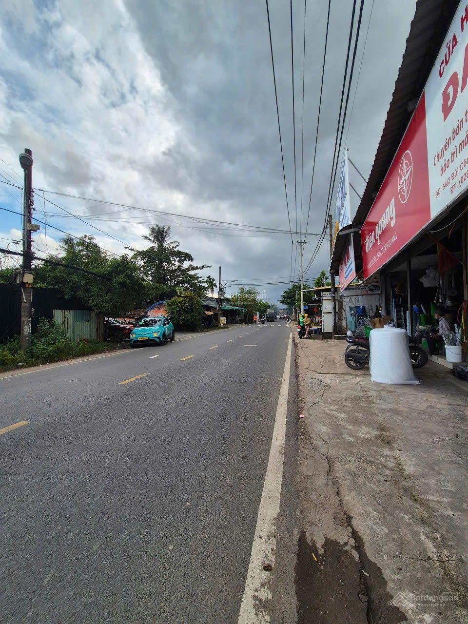 Bán 1050m2 đất mặt tiền đường - Bùi Công Trừng. Đất khu dân cư hiện hữu