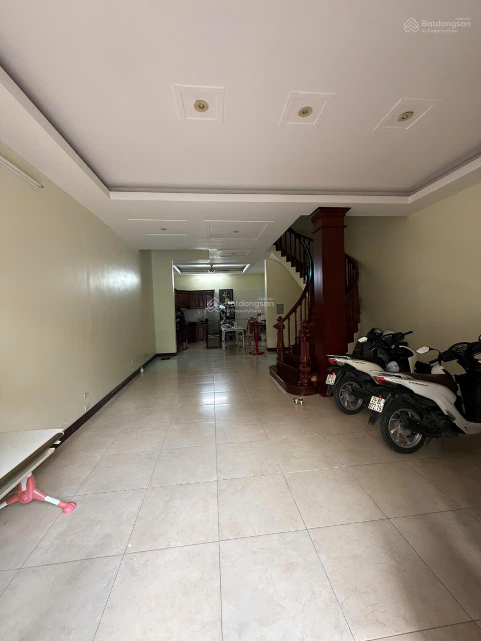 Cho thuê nhà Yên Hòa, DT 70m2, 4 tầng, MT 6m, nhà đẹp, vào luôn, 40tr/tháng