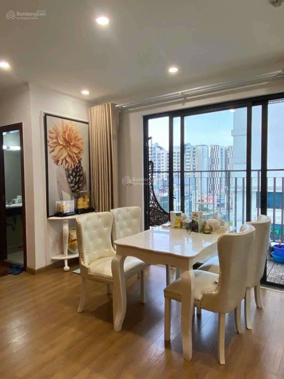 Em được anh chị nhờ gửi bán căn hộ Central Field Trung Kính, 6,5 tỷ, 70m2, giá tốt LH: 0353 015 ***