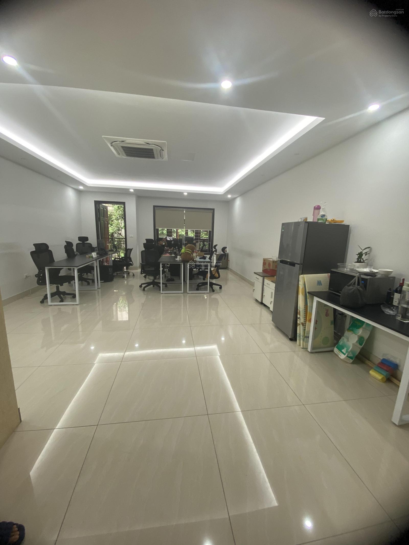 Cho thuê nhà LK 90 Nguyễn Tuân, Thanh Xuân. DT 70m2, 6 tầng, thang máy, thông sàn. Giá 45 tr (thg)