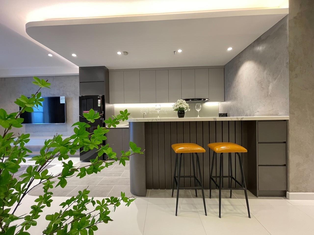Siêu phẩm công viên Cầu Giấy 4N Star Tower, Dương Đình Nghệ. Giá 13,5 tỷ, DT 160m2: LH 0978 965 ***