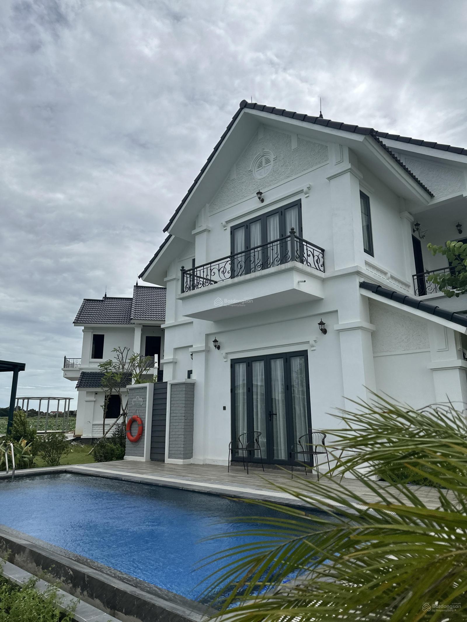 Mở bán biệt thự nghỉ dưỡng vườn vua - giá chỉ từ 23tr/m2, view hồ sen, chiết khấu 11% gồm nhà + VAT