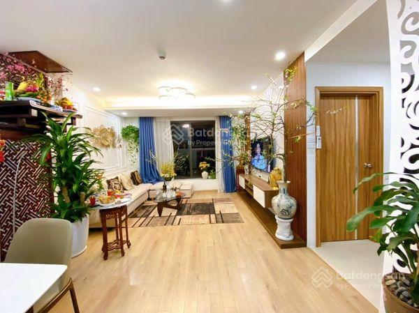 Tôi cần bán căn hộ gần công viên Cầu Giấy - 90m2, 3 ngủ. LH: 0949 035 ***
