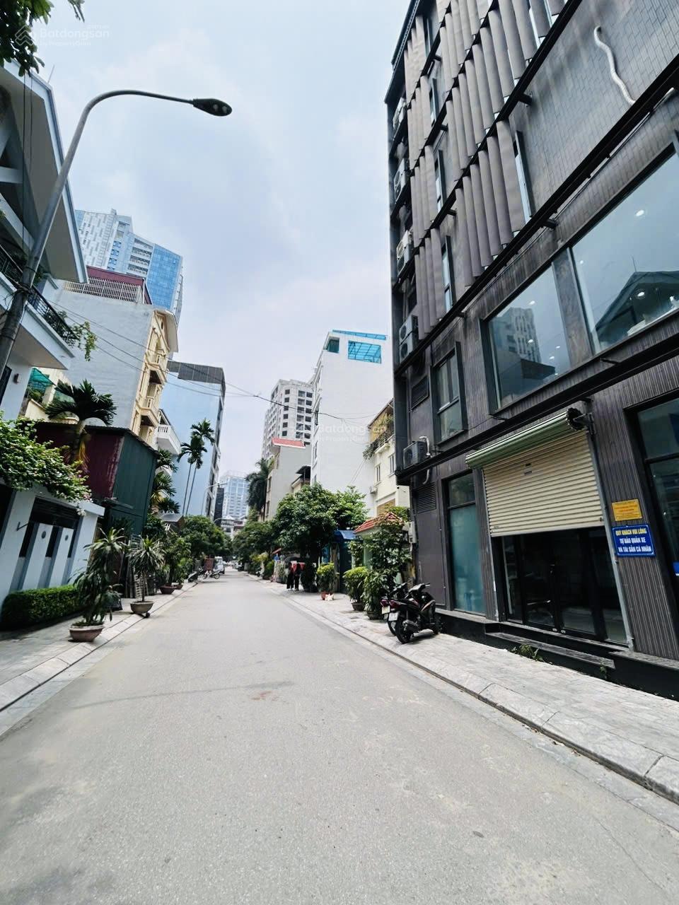 Hơn 200 triệu/m2 mảnh đất phân lô ô tô tránh kinh doanh, 100m2 mặt tiền: 6.2m, xây toà văn phòng