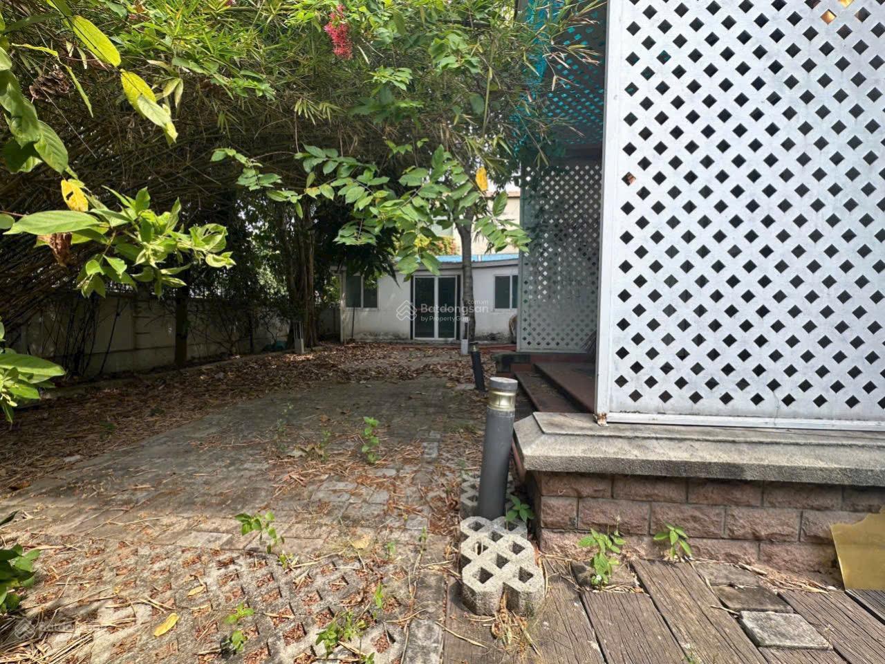 Bán biệt thự đơn lập Phú Gia, căn góc 3 mặt thoáng - khu compound