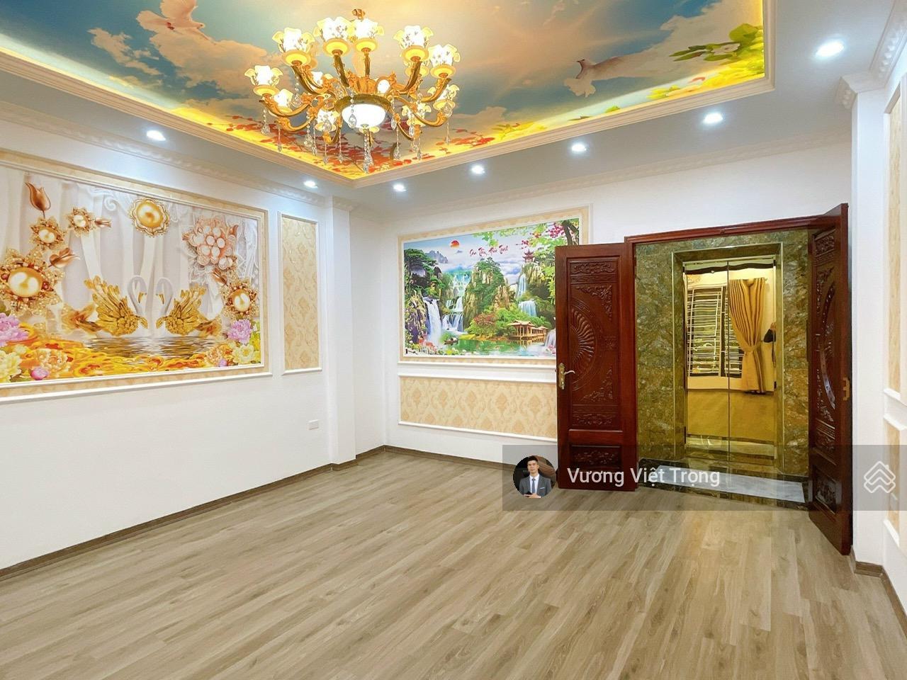 Cực hiếm! Phố Giảng Võ, Ngọc Khánh, Ba Đình. DT 36m2 x 6T thang máy mới. Gần ô tô. Giá 9,48 tỷ