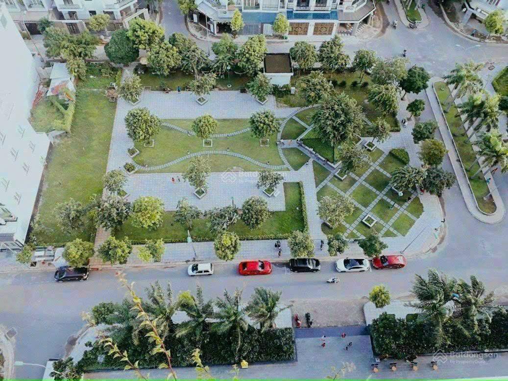 CC The Parkland 69m2 2PN 2WC góc giếng trời view công viên. Giá rẻ 2.55 tỷ siêu hot