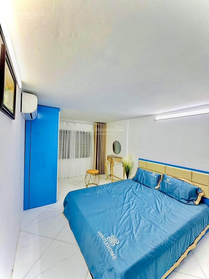 Bán nhà phố Bạch Mai, 30m ra mặt phố. Ngõ nông rộng, full đồ. Sổ đỏ đẹp