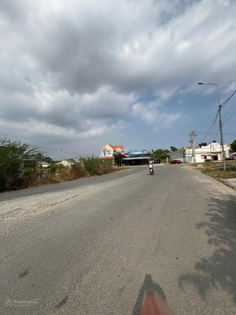 Bán đất nền dự án Long Hội City, 2,5 tỷ, 100m2, trung tâm Bến Lức, Long An