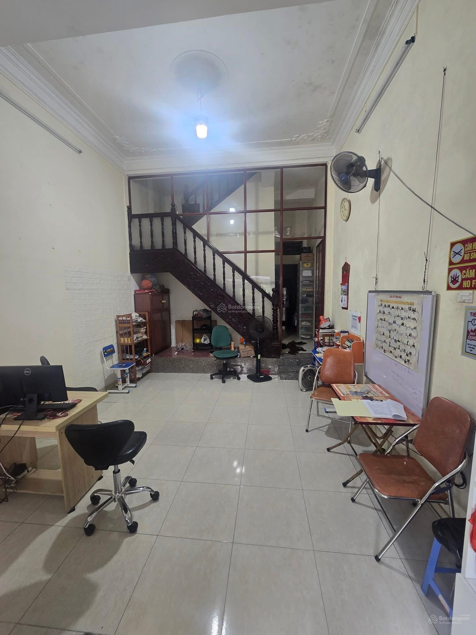 Bán nhà phố Xuân Thuỷ, Cầu Giấy, mặt ngõ thông ô tô tránh, kinh doanh, 2 thoáng, 18.3 tỷ Bán nhà phố Xuân Thuỷ, Cầu Giấy, mặt ngõ thông ô tô tránh, kinh doanh, 2 thoáng, 18.3 tỷ