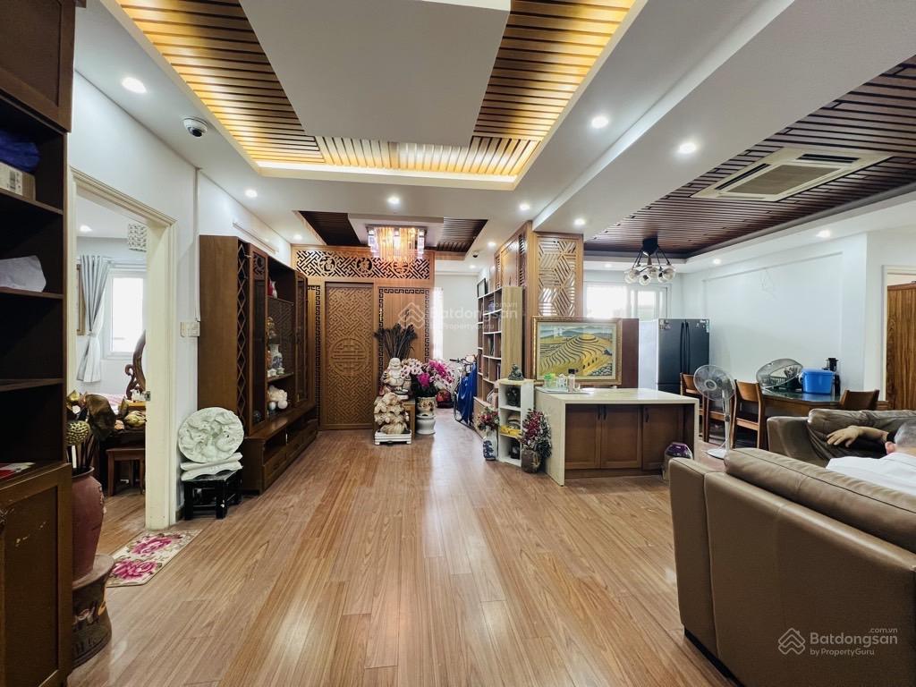 Bán căn hộ mặt phố Cầu Giấy, dt 125m2, 3 ngủ, full nội thất đẹp, 8,8 tỷ Bán căn hộ mặt phố Cầu Giấy, dt 125m2, 3 ngủ, full nội thất đẹp, 8,8 tỷ