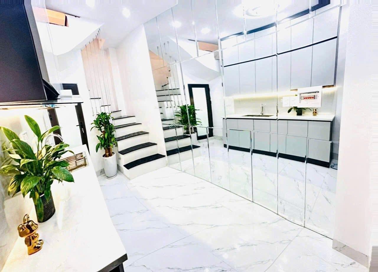 Chỉ 3 tỷ , nhà đẹp phố Kim Hoa. 30m ra mặt phố. Full đồ . Sổ đỏ riêng vuông đẹp.