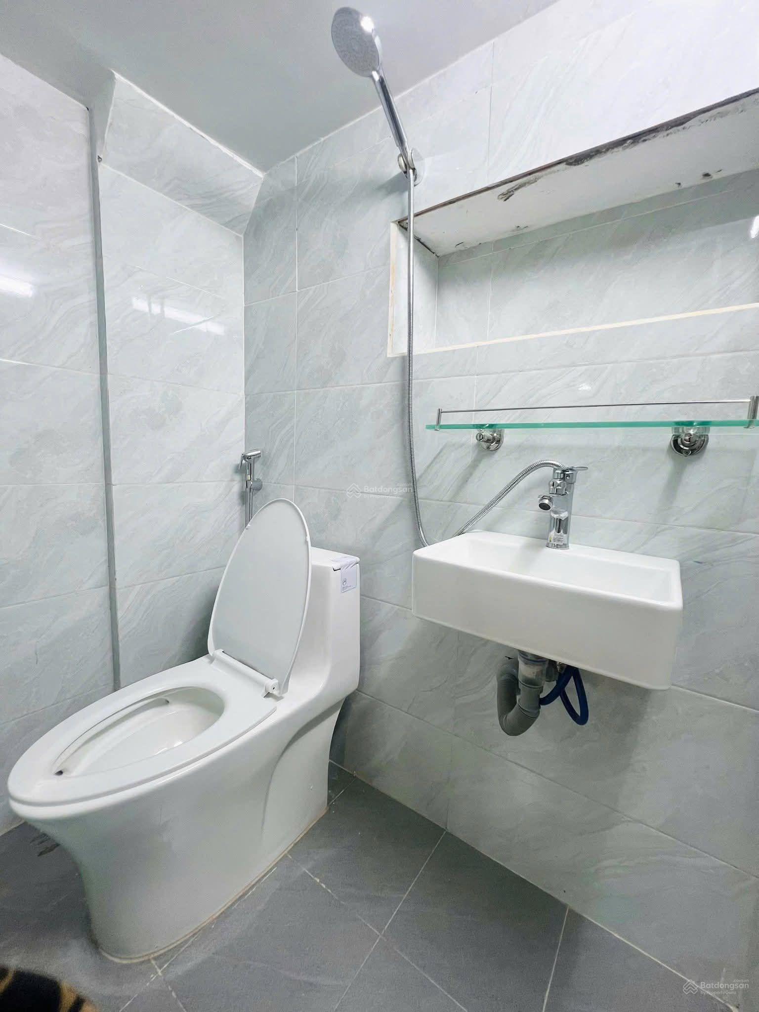 Bán Nhà Mặt Phố Yên Sở Quận Hoàng Mai Hà Nội, DT 60m cấp4 MT 4m, Giá 13 tỷ