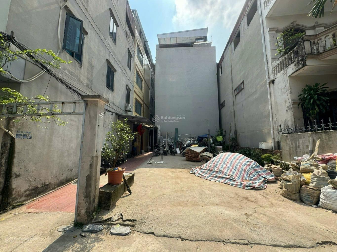 Bán đất ngõ 76 Tân Thuỵ- Lô Góc- Đường Oto 7c Thông. Dt:90m2,mt:6m. Giá:Thương Lượng