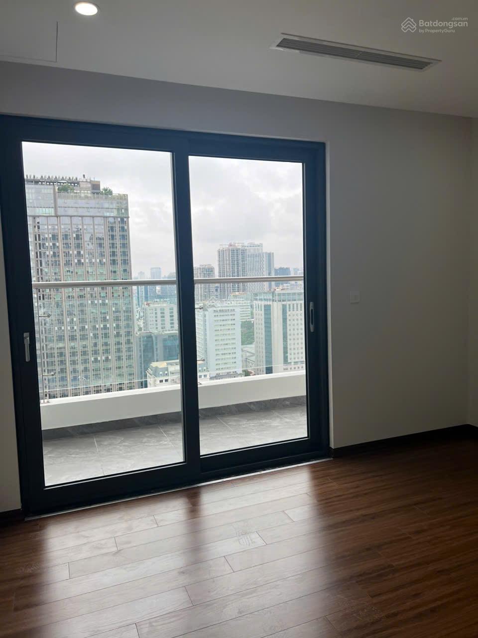 Em Việt phòng bán hàng cđt cập nhật các căn chuyển nhượng giá tốt tại Capital Elite 105-114-127m2