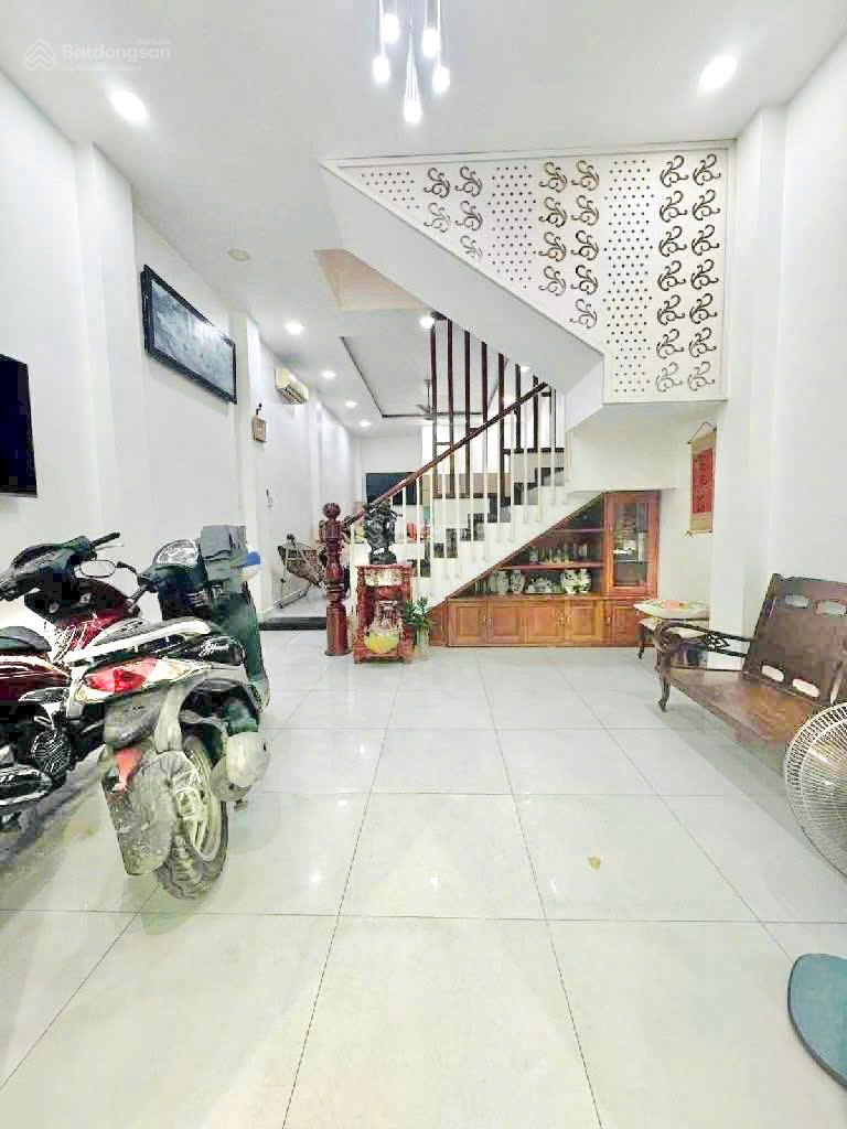 1 SẸC BÀ HOM, VÒNG XOAY PHÚ LÂM, NGANG RỘNG 4.3*15, HẺM 8M THÔNG XE TẢI, 5 PHÒNG NGỦ, VỊ TRÍ ĐẸP 1 SẸC BÀ HOM, VÒNG XOAY PHÚ LÂM, NGANG RỘNG 4.3*15, HẺM 8M THÔNG XE TẢI, 5 PHÒNG NGỦ, VỊ TRÍ ĐẸP