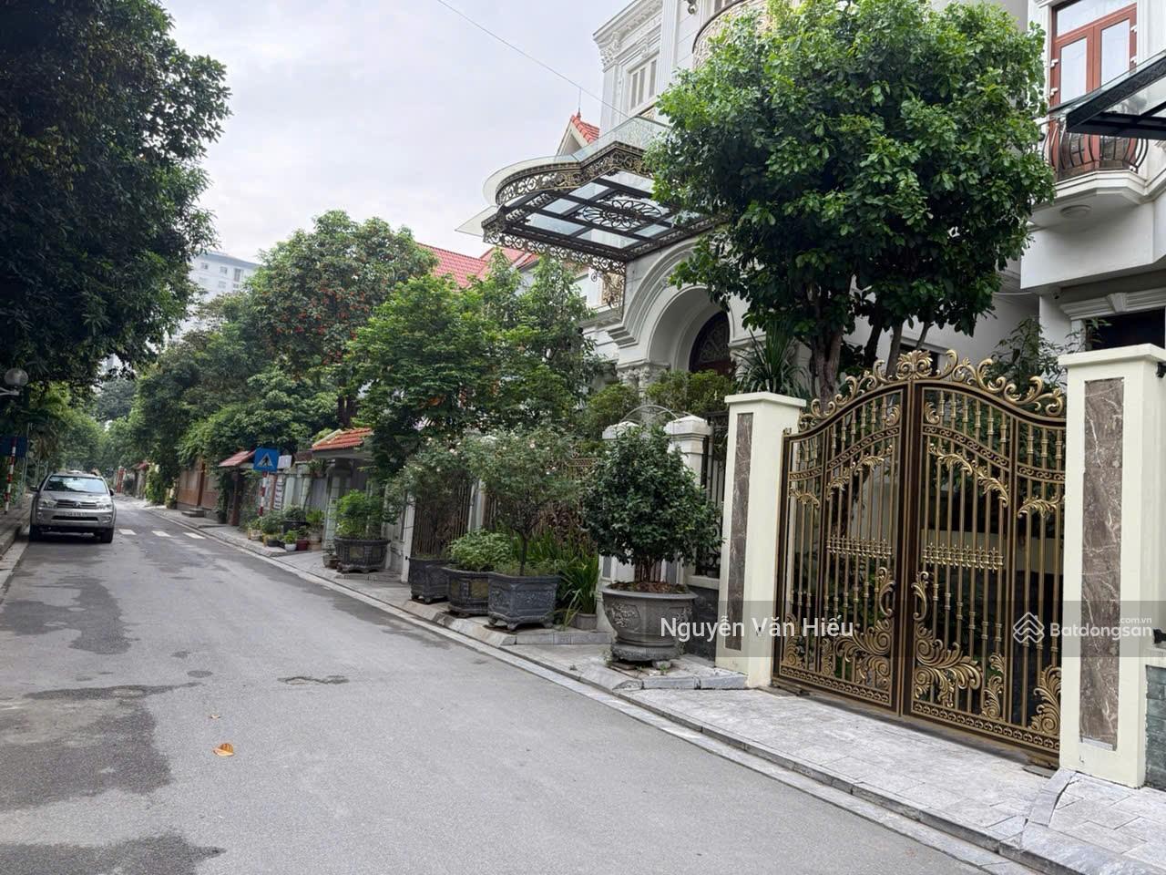 Bán biệt thự kđt Mỹ Đình 210m2 - 4 tầng - mặt tiền 10m - vỉa hè - ô tô tránh - 48 tỷ
