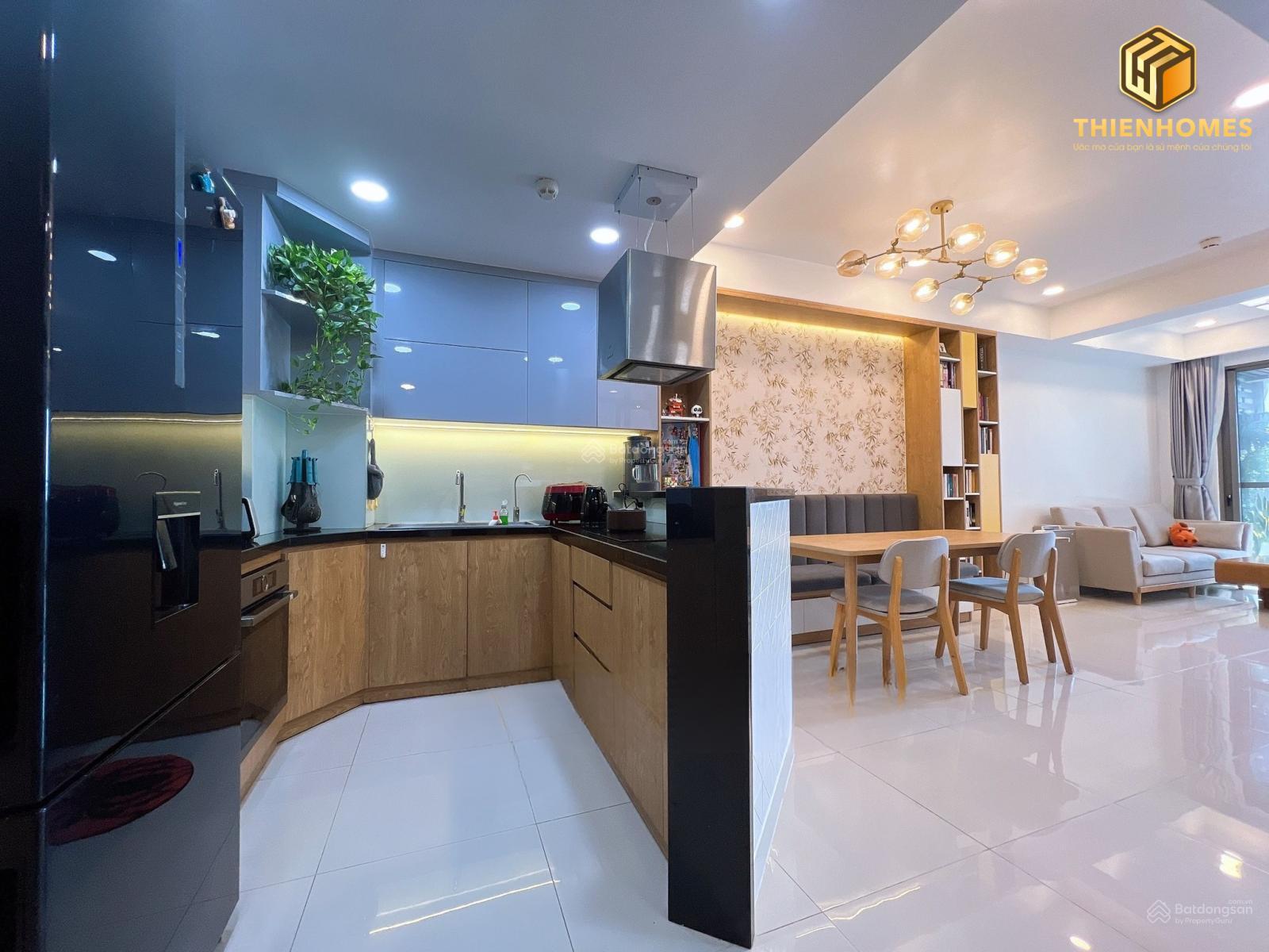 Cực rẻ! Bán căn Saigon South 2PN2WC 66m2 tầng cao view hồ bơi chỉ 4,69tỷ rẻ nhất LH 0909 841 ***