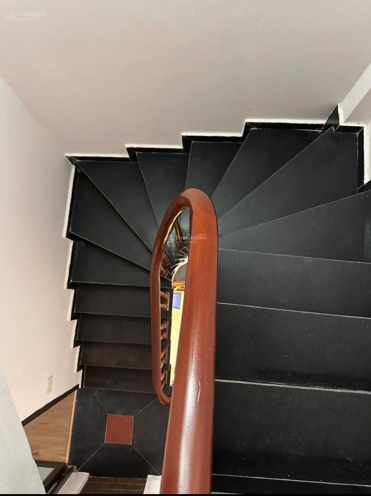 Bán nhà riêng gần mặt phố Bạch Mai quận Hai Bà Trưng, 44m2x5 tầng, sổ đỏ chính chủ, 2 mặt thoáng
