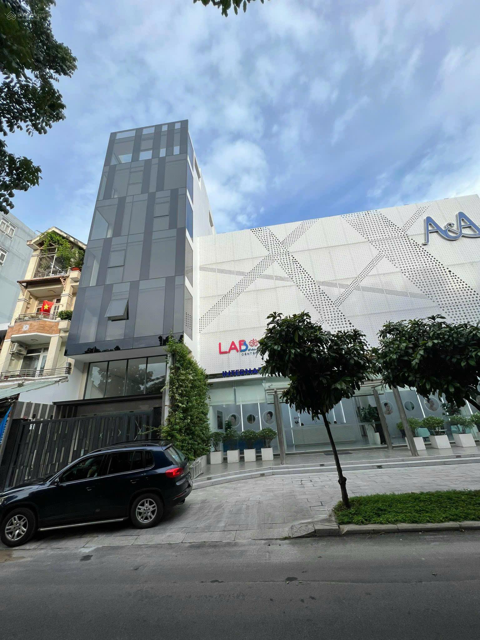 Tòa nhà mới mặt tiền Ngô Thời Nhiệm, P. VTS, Quận 3 DT: 6x18m hầm 7 tầng HĐT: 280 tr/th, giá: 75tỷ