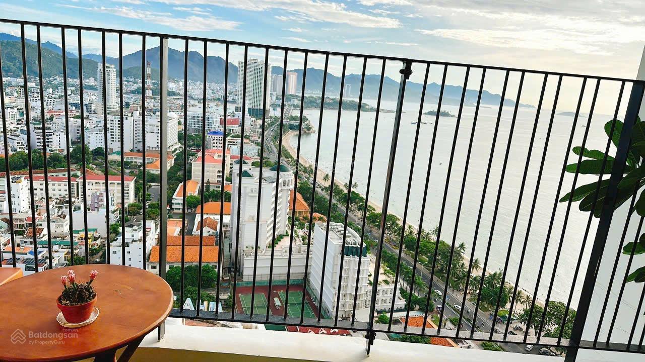 Chính chủ bán căn vip Gold Coast view trực biển 120m