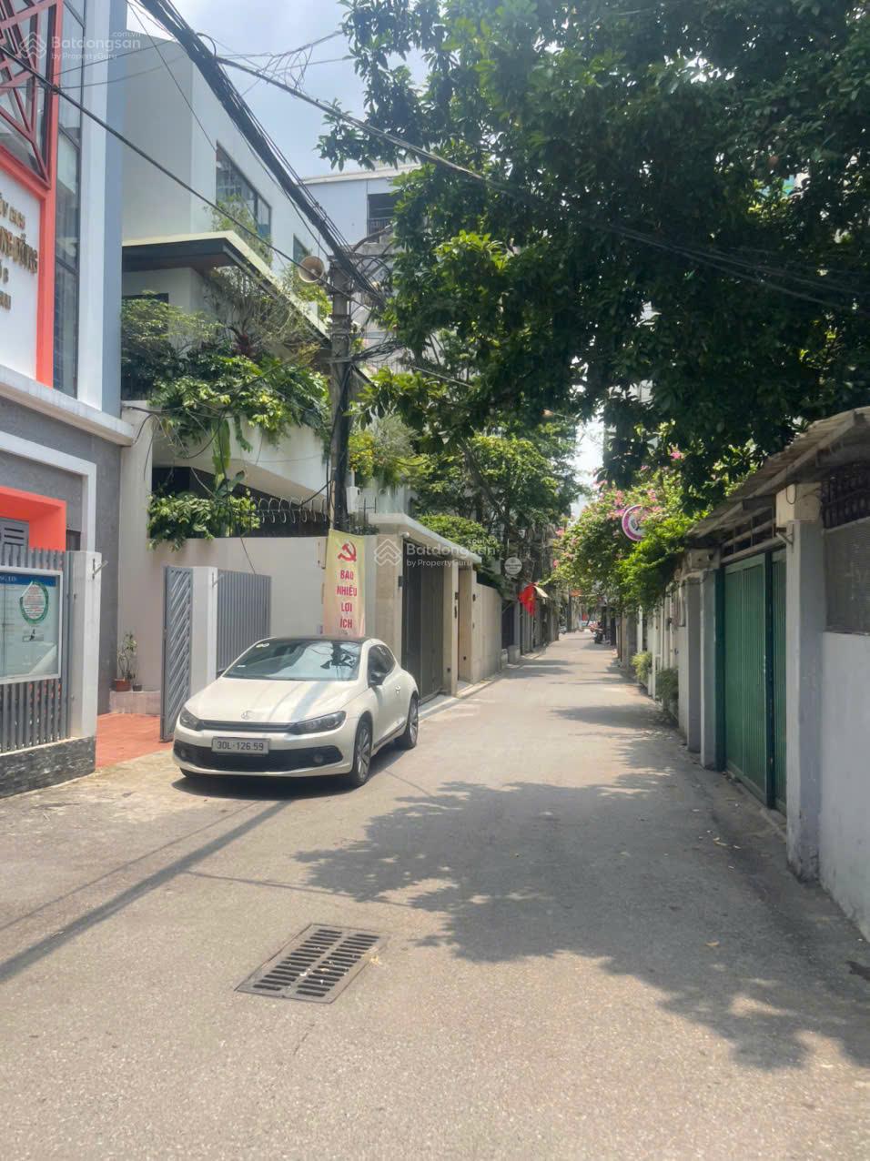 Bán nhà Liễu Giai - Tòa CHDV 8 tầng giá 65 tỷ - 100m2 MT 5,5m - Ô tô tránh, dòng tiền 150tr/ tháng