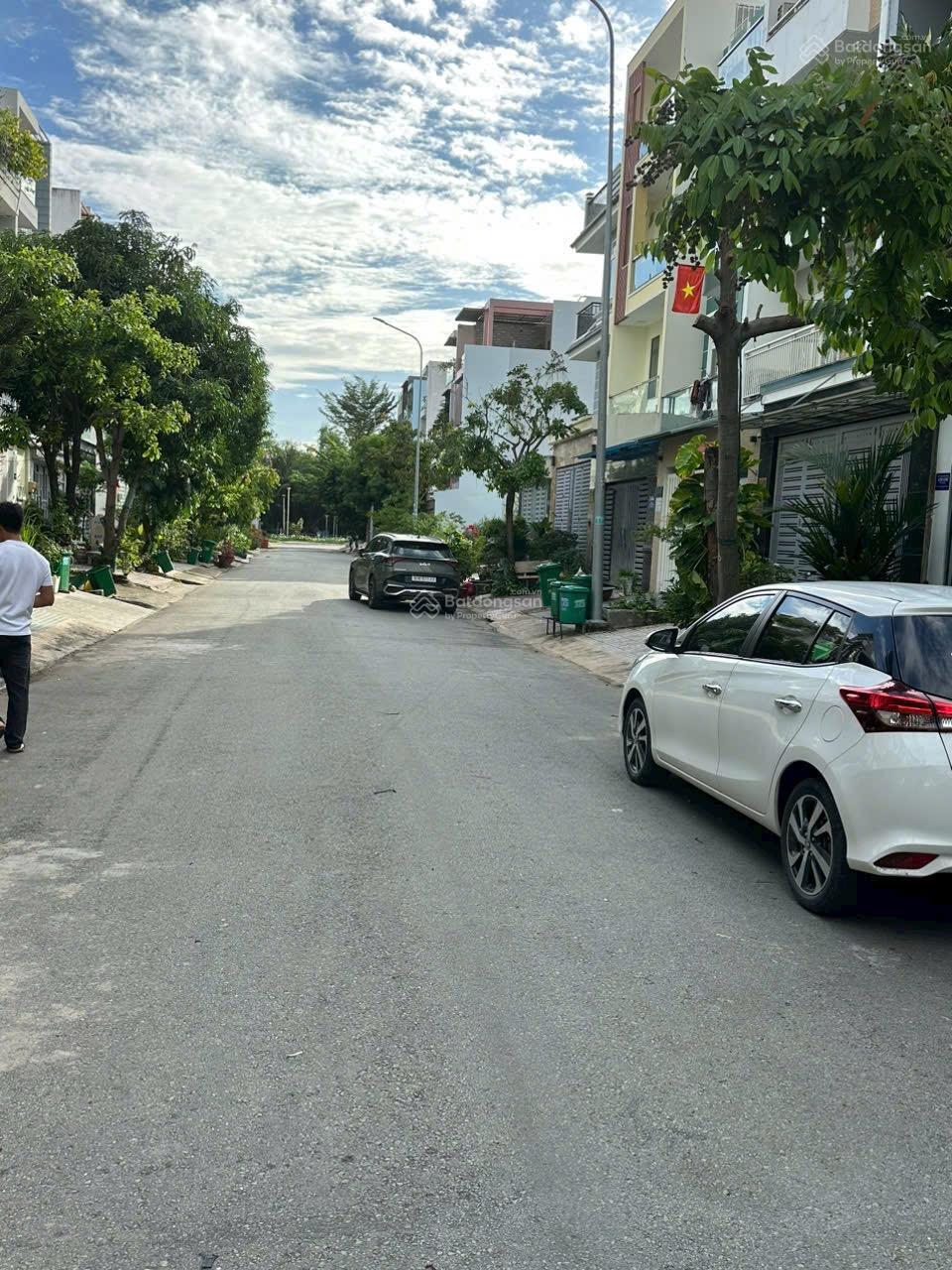 Ngộp. Bán gấp giá 19tỷ. Rẻ như giá hẻm xe hơi, ngang 7m