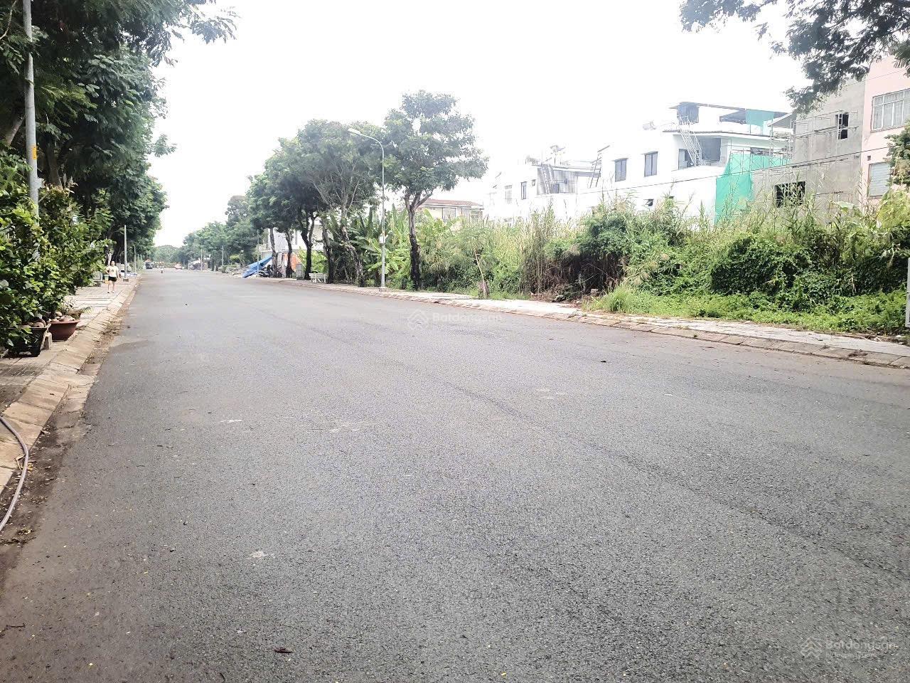 Bán nhanh đất nền trục 20m Liên Phường Quận 9 giá tốt nhất thị trường