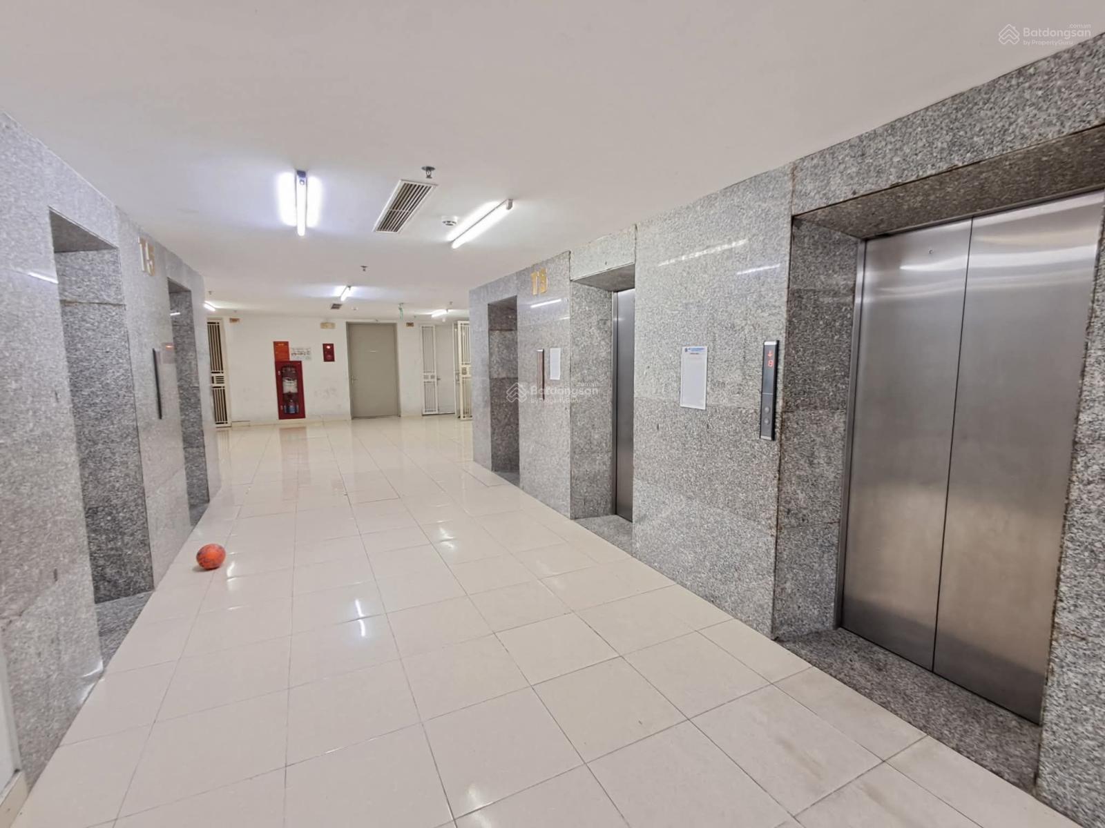 Bán gấp căn Ban cơ yếu Chính Phủ. DT105m gồm 3pn, 2wc. Căn góc. Giá thương lượng.
