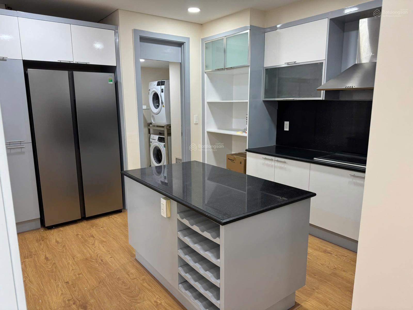 Bán căn hộ 3 phòng ngủ The Manor, view hồ bơi tuyệt đẹp, nhà mới giá chỉ 10.5 tỷ/căn