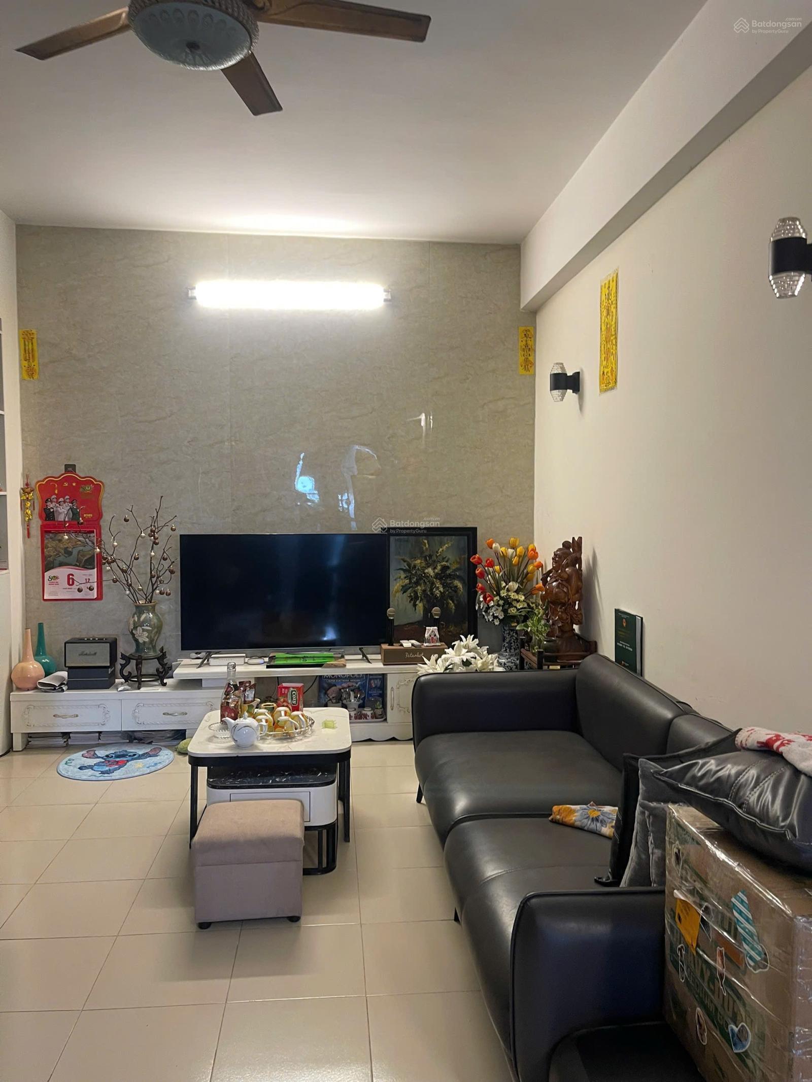 Bán CHCC CTI. 1 - 1B tháp B KĐT Vĩnh Hoàng. DT: 70m2. 2PN + 1WC. Giá: 4,6 tỷ. LH: 0964 835 ***