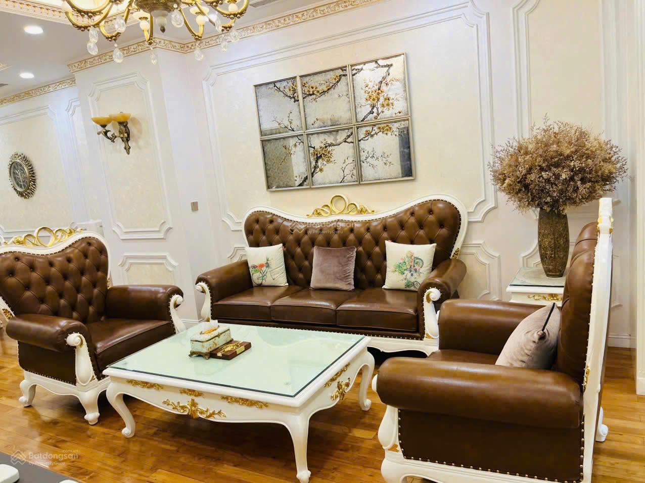 Bán căn hộ cao cấp Vincom Bà Triệu, 2PN. Diện tích 161m2 giá 225tr/m2. Nội thất đẳng cấp sang trọng