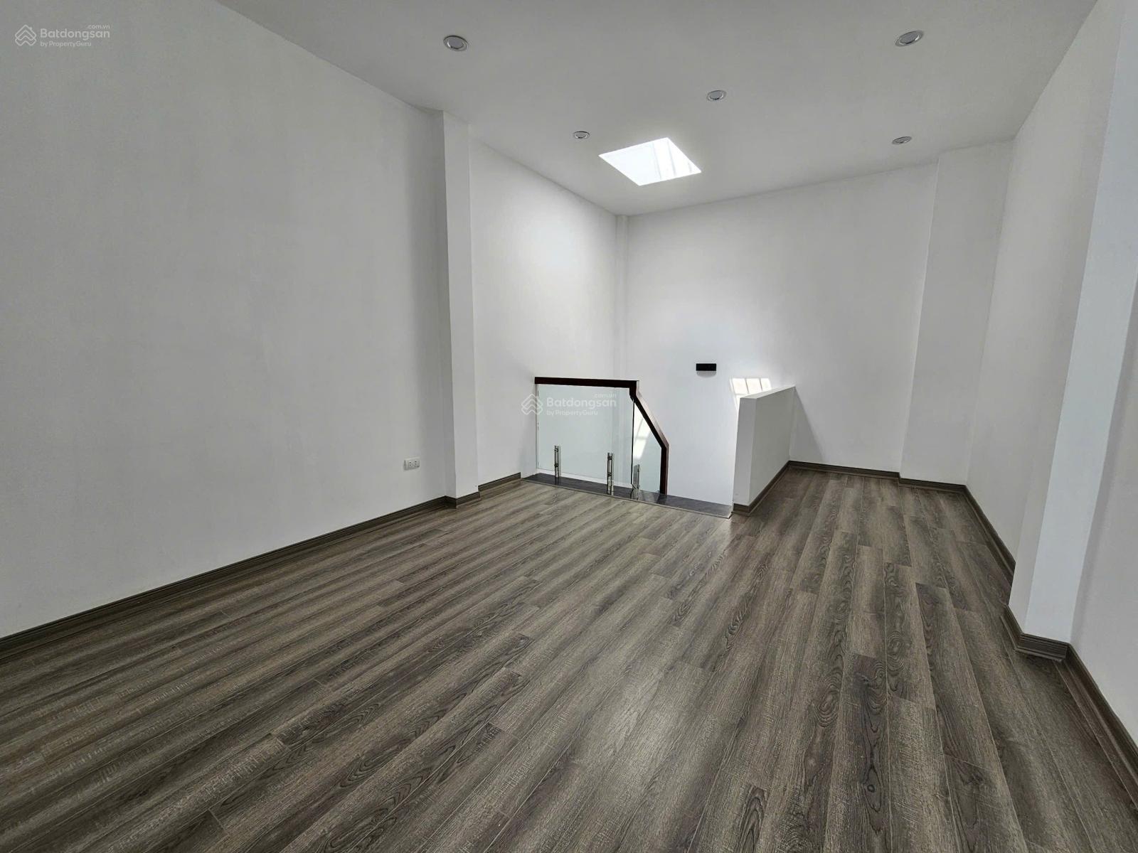5.99 tỷ còn bớt. Căn 5 tầng Bát khối tuyệt đẹp!!!